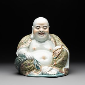 A large Chinese famille rose Buddha, Xu Dequan 徐德全 mark, 19/20th C. — foto 2