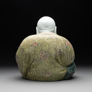 A large Chinese famille rose Buddha, Xu Dequan 徐德全 mark, 19/20th C. — foto 4