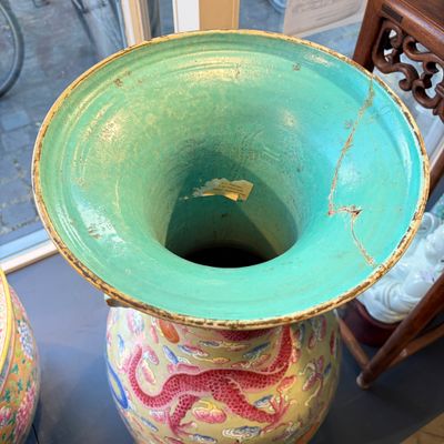A large Chinese famille rose celadon-ground 'Dragon' vase — photo 15