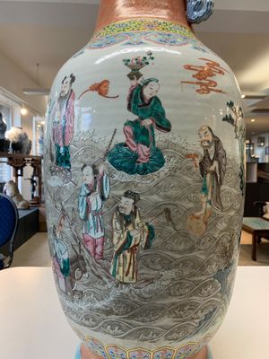 A large Chinese famille rose coral-red-ground  'Eight Immortals' vase, Qianlong mark, 19th C. — photo 15