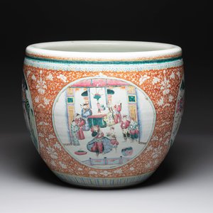 A large Chinese famille rose coral-red-ground fish bowl with narrative design, 19th C. — photo 1
