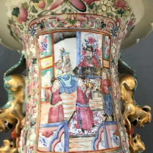 A large Chinese famille rose 'court scene' vase, 19th C. — 照片 17