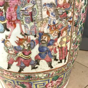 A large Chinese famille rose 'court scene' vase, 19th C. — 照片 22