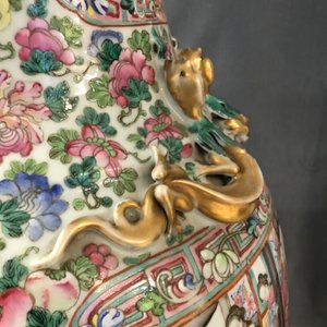 A large Chinese famille rose 'court scene' vase, 19th C. — 照片 38