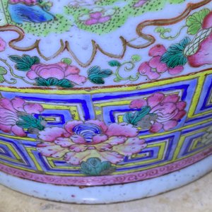A large Chinese famille rose 'court scene' vase, 19th C. — 照片 45