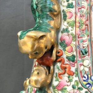 A large Chinese famille rose 'court scene' vase, 19th C. — 照片 9