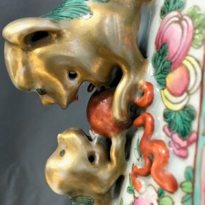A large Chinese famille rose 'court scene' vase, 19th C. — 照片 10