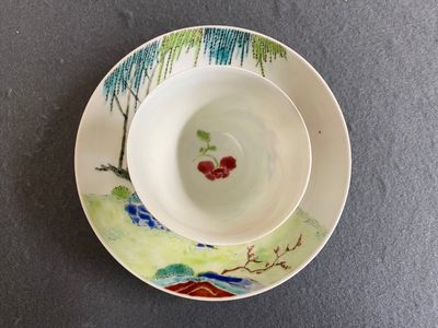 A large Chinese famille rose cup and saucer, Yongzheng — 照片 3