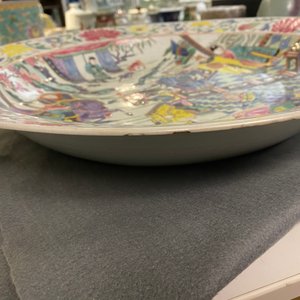 A large Chinese famille rose 'deer hunt' dish, Yongzheng — photo 10
