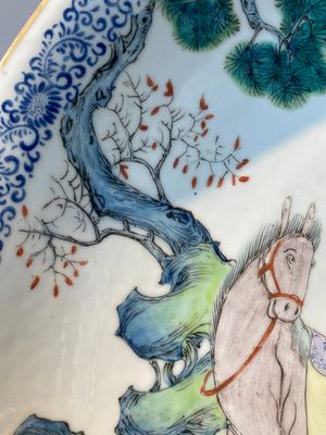 A large Chinese famille rose dish, Qianlong mark, Republic — 照片 7