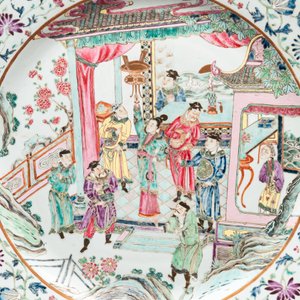 A large Chinese famille rose dish with narrative design, 19th C. — foto 2