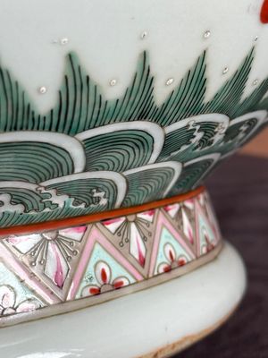 A large Chinese famille rose 'dragon' 'hu' vase, 19/20th C. — photo 25