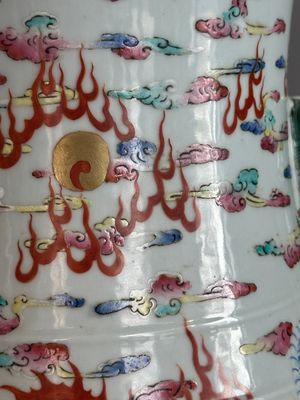 A large Chinese famille rose 'dragon' 'hu' vase, 19/20th C. — photo 7