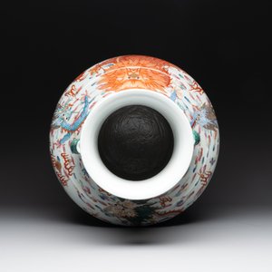 A large Chinese famille rose 'dragon' 'hu' vase, 19/20th C. — photo 5