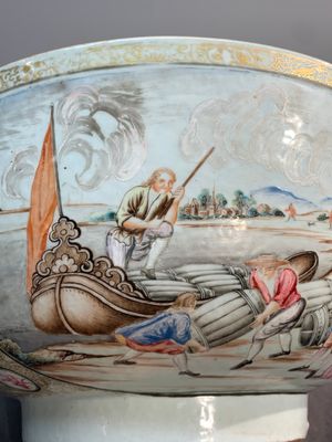 A large Chinese famille rose export porcelain 'European subject' bowl, Qianlong — photo 13