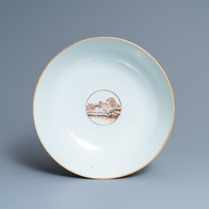 A large Chinese famille rose export porcelain punchbowl and dish, Qianlong — photo 8