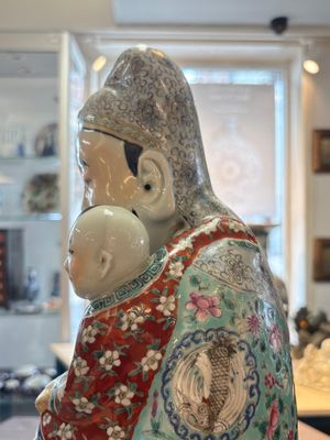 A large Chinese famille rose figure of Fu Xing, Zhu Mao Ji Zao 朱茂記造 mark, Republic — photo 14