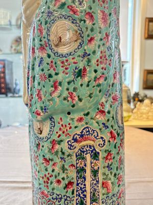 A large Chinese famille rose figure of Fu Xing, Zhu Mao Ji Zao 朱茂記造 mark, Republic — photo 16