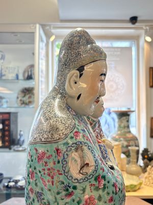A large Chinese famille rose figure of Fu Xing, Zhu Mao Ji Zao 朱茂記造 mark, Republic — photo 22