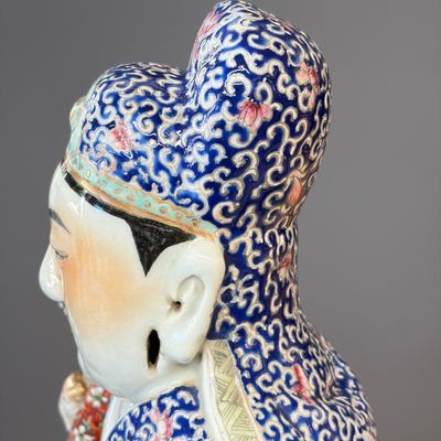 A large Chinese famille rose figure of Fu Xing — photo 10