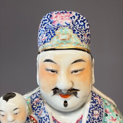 A large Chinese famille rose figure of Fu Xing — photo 2