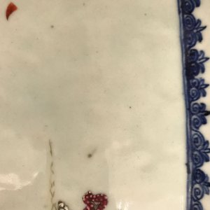 A large Chinese famille rose 'Fort Folly' platter, Qianlong — photo 12