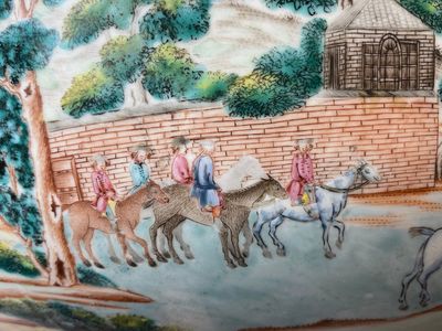 A large Chinese famille rose 'fox hunt' bowl, Qianlong — photo 13