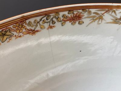 A large Chinese famille rose 'fox hunt' bowl, Qianlong — photo 18