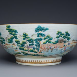 A large Chinese famille rose 'fox hunt' bowl, Qianlong — photo 4
