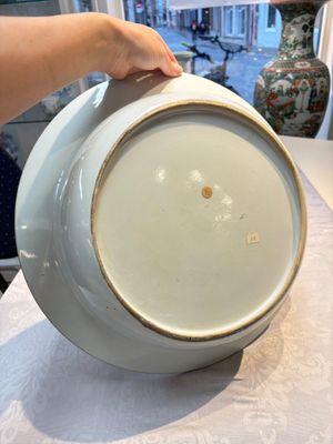 A large Chinese famille rose 'General Yang' basin, Yongzheng — photo 20