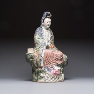 A large Chinese famille rose 'Guanyin' group, Ye Yundeng Zao 葉運燈造, 20th C. — foto 1