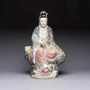 A large Chinese famille rose 'Guanyin' group, Ye Yundeng Zao 葉運燈造, 20th C. — foto 2