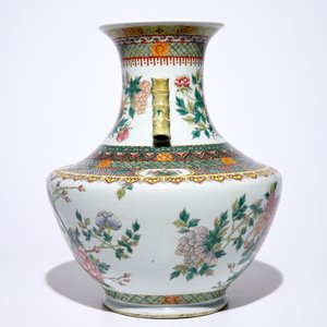 A large Chinese famille rose hu-shaped vase with birds among flowers, Qianlong mark, 19th C. — photo 4