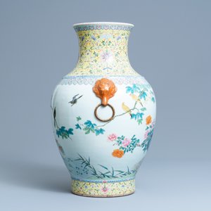A large Chinese famille rose 'hu' vase with birds, Qianlong mark, Republic — photo 2