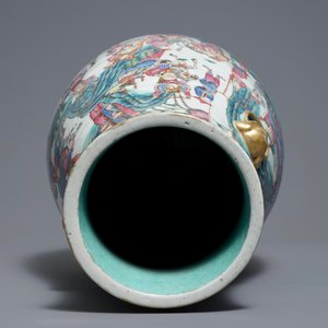 A large Chinese famille rose hu vase with warrior scenes, 19th C. — 照片 6