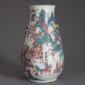 A large Chinese famille rose hu vase with warrior scenes, 19th C. — 照片 10