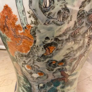 A large Chinese famille rose 'immortals' vase, Republic — 照片 35