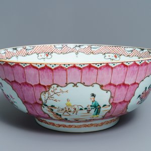 A large Chinese famille rose 'lotus' bowl with mandarin design, Qianlong — photo 1