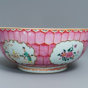 A large Chinese famille rose 'lotus' bowl with mandarin design, Qianlong — photo 3