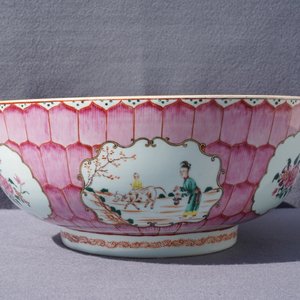 A large Chinese famille rose 'lotus' bowl with mandarin design, Qianlong — photo 8