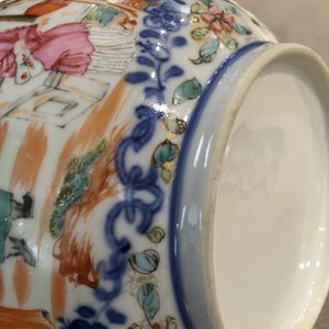 A large Chinese famille rose mandarin teapot, Qianlong — 照片 15