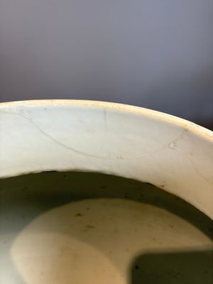A large Chinese famille rose 'Millefleurs' baluster vase and cover, Yongzheng mark, Republic — foto 3