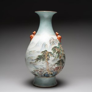 A large Chinese famille rose 'mountainous landscape' vase, signed Wang Guiying 汪桂英, dated 1929 — 照片 3