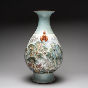 A large Chinese famille rose 'mountainous landscape' vase, signed Wang Guiying 汪桂英, dated 1929 — 照片 4