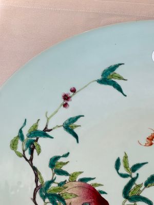 A large Chinese famille rose 'Nine Peaches' dish, Qianlong mark, 20th C. — photo 3