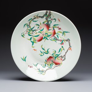A large Chinese famille rose 'Nine Peaches' dish, Qianlong mark, 20th C. — photo 1
