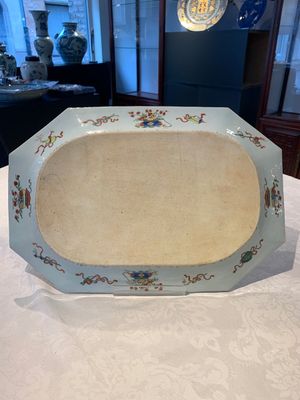 A large Chinese famille rose octagonal 'flower basket' dish, Yongzheng/Qianlong — photo 11