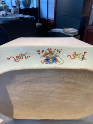 A large Chinese famille rose octagonal 'flower basket' dish, Yongzheng/Qianlong — photo 12