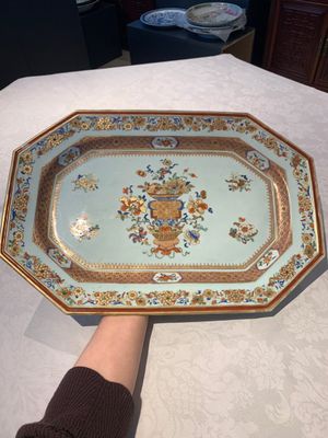 A large Chinese famille rose octagonal 'flower basket' dish, Yongzheng/Qianlong — photo 5