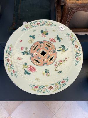 A large Chinese famille rose pedestal stand with floral design, 19th C. — foto 8
